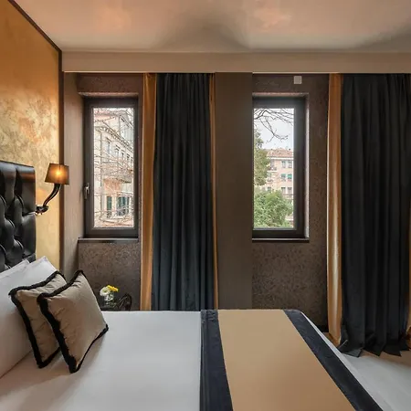 Carnival Palace - Collection Hotel