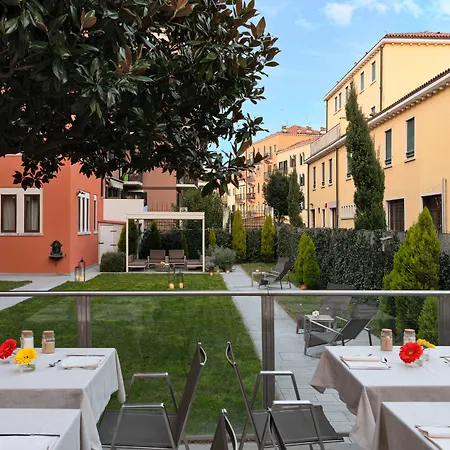 Carnival Palace - Collection Venedik