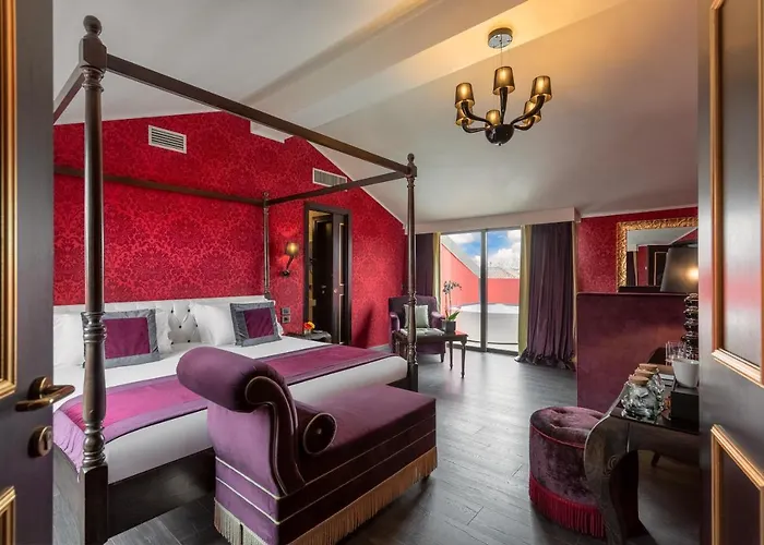 Carnival Palace - Collection Hotel