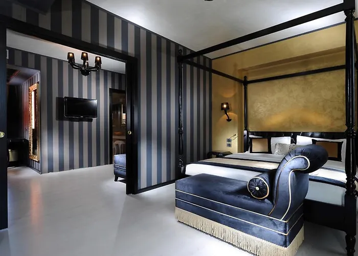 Carnival Palace - Collection 4*