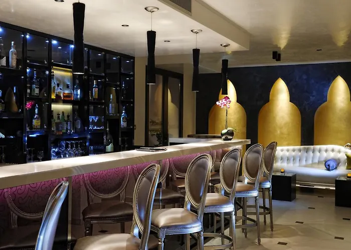 Carnival Palace - Collection Hotel