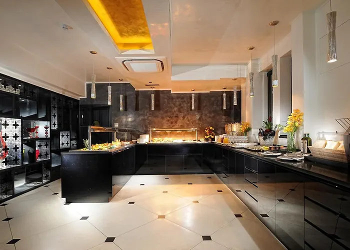 Carnival Palace - Collection Hotel 4*