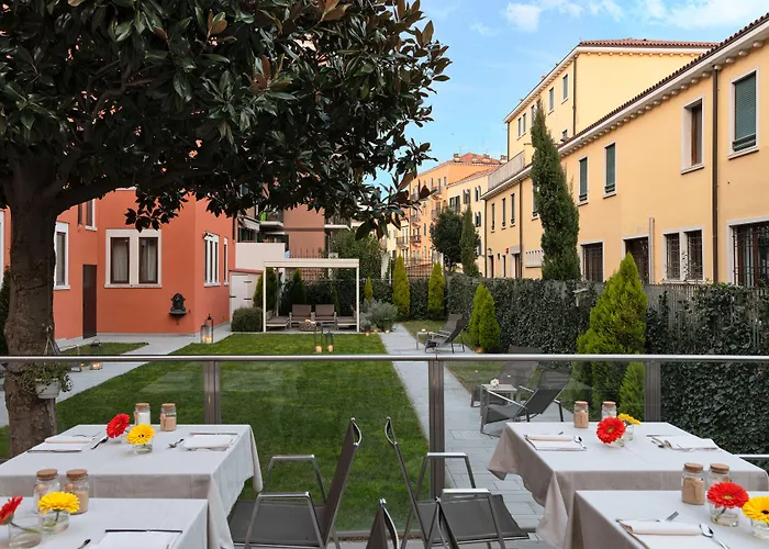 Carnival Palace - Collection البندقية