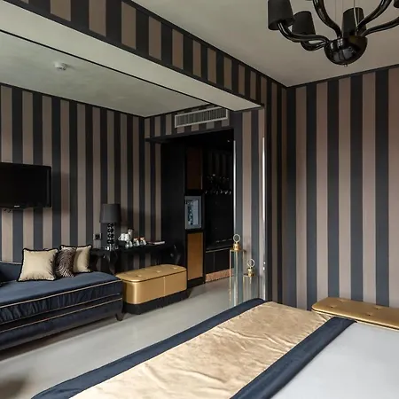 Carnival Palace - Collection Otel 4*