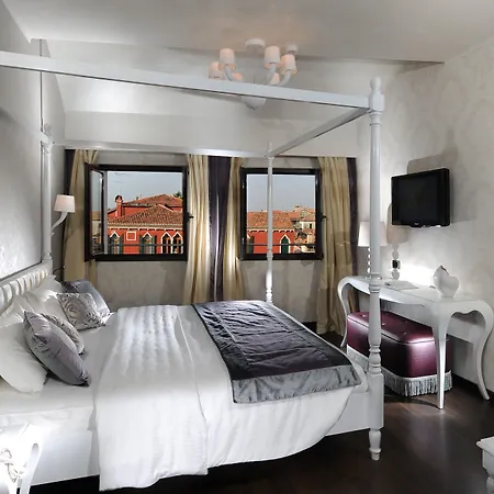 Carnival Palace - Collection Hotel 4*