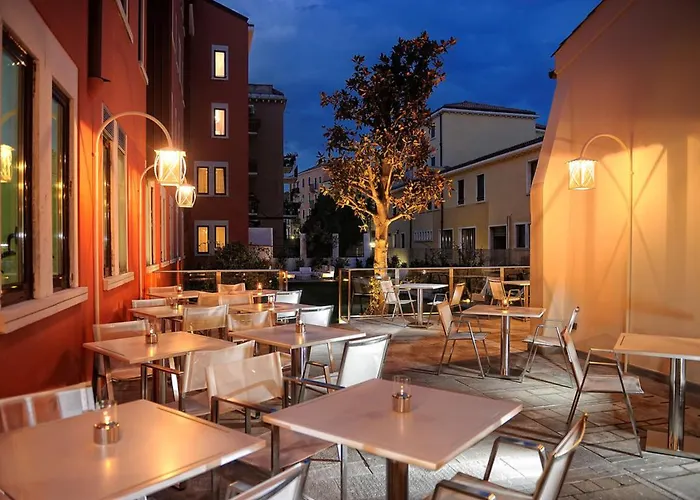 Carnival Palace - Collection البندقية