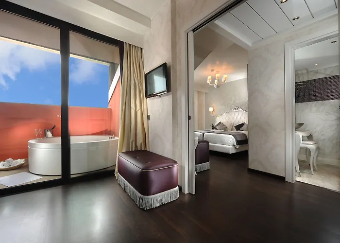 Carnival Palace - Collection 호텔 4*