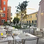 Carnival Palace - Collection Hotel