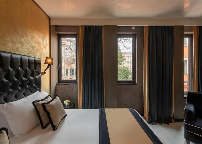 Carnival Palace - Collection Hotell